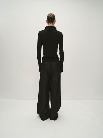 CAPRI ZIPPER TANK IN BLACK