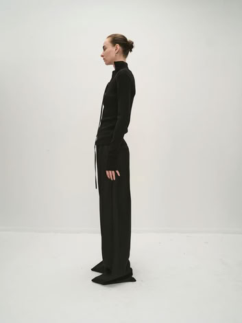 CAPRI ZIPPER TANK IN BLACK