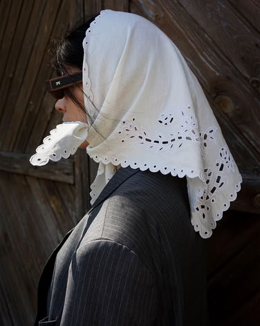 EMBROIDERED HEADSCARF WHITE