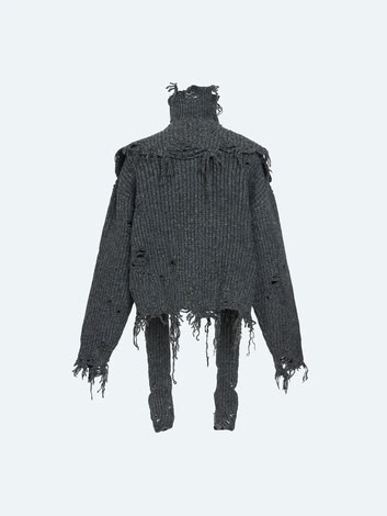 DISTRESSED SWEATER IN BLACK 