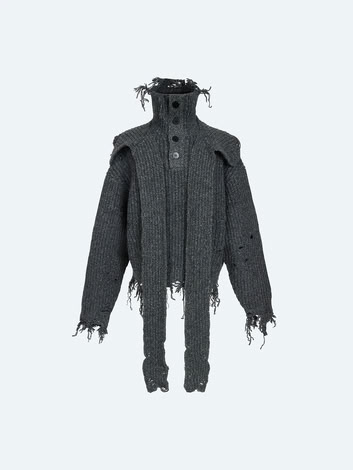 DISTRESSED SWEATER IN BLACK 