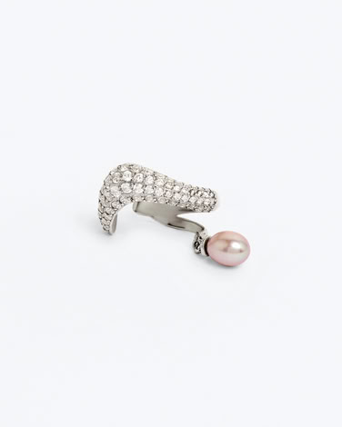 ENCRUSTED PEARL CHARM ALIEN EAR CUFF