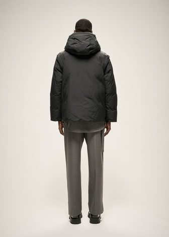 HYBRID PUFFER JACKET IN BLACK