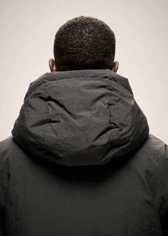 HYBRID PUFFER JACKET IN BLACK