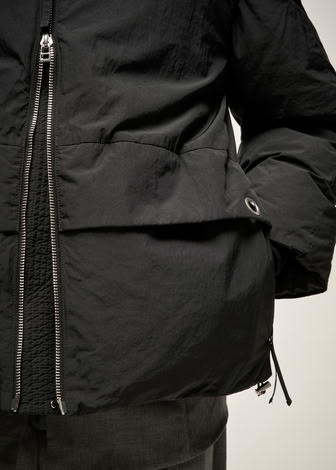 HYBRID PUFFER JACKET IN BLACK