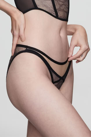LEAVERS LACE LOW-RISE BRIEFS IN BLACK