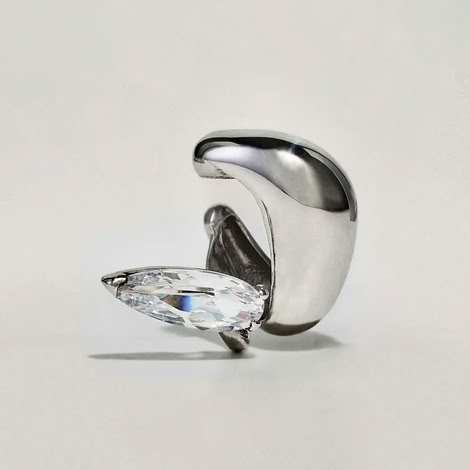 MINI  BLOWN SHARP ALIEN EAR CUFF IN SILVER 