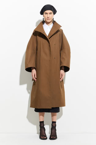 COAT WITH SPECIAL SLEEVE CONSTRUCTION CHESTNUT