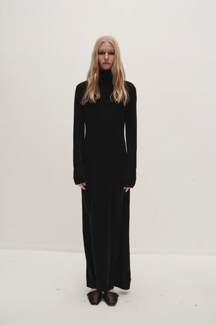 RHEA CAPE KNIT IN BLACK