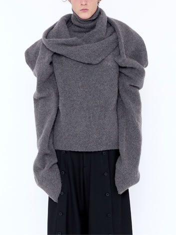 SCARF-SLEEVE SWEATER IN GREY BLUE