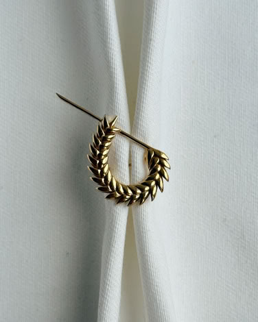 SPIKELET MEDIUM BROOCH IN GOLD