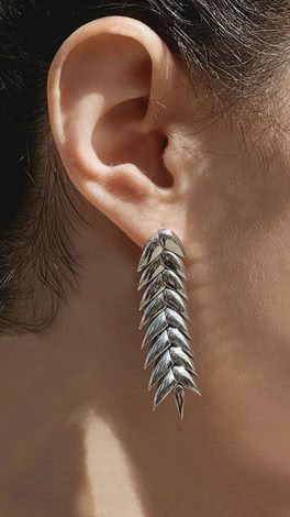 SPIKELET MEDIUM EARRINGS IN GOLD AW25