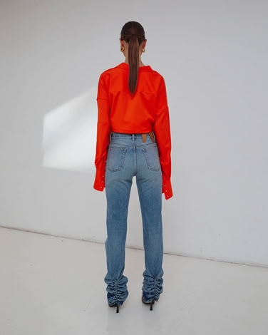 SARAH - STRAIGHT LEG FITTED DENIM IN LIGHT WASH