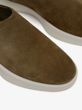 SUEDE MULE IN TAUPE