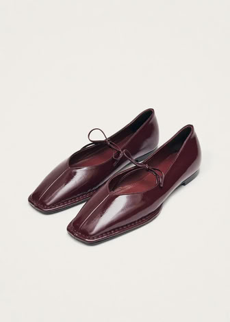 SWAY LEATHER BALLET FLATS IN BURGUNDY