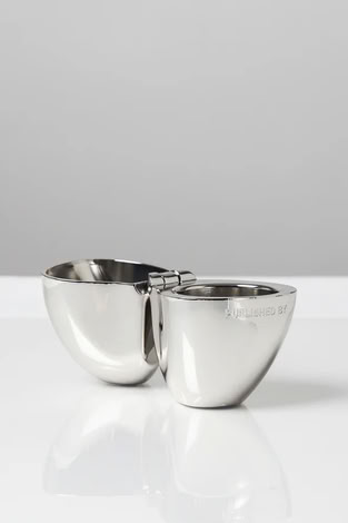 TEALIGHT CANDLE HOLDER IN SILVER