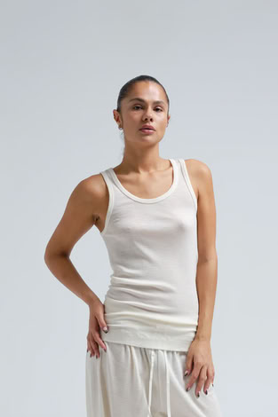 WOOLEN ISA IN OFF WHITE