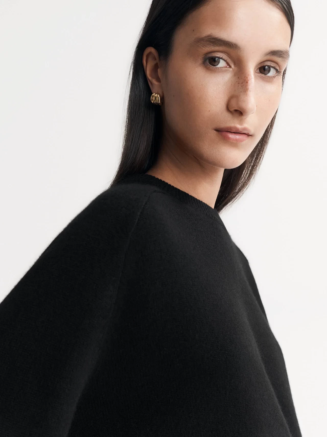 BOYFRIEND O-NECK BLACK