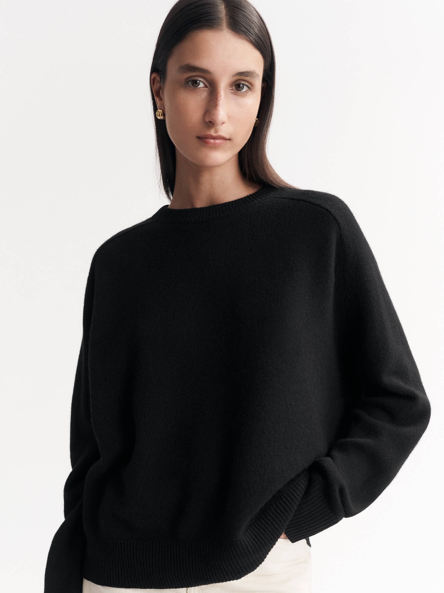 BOYFRIEND O-NECK BLACK