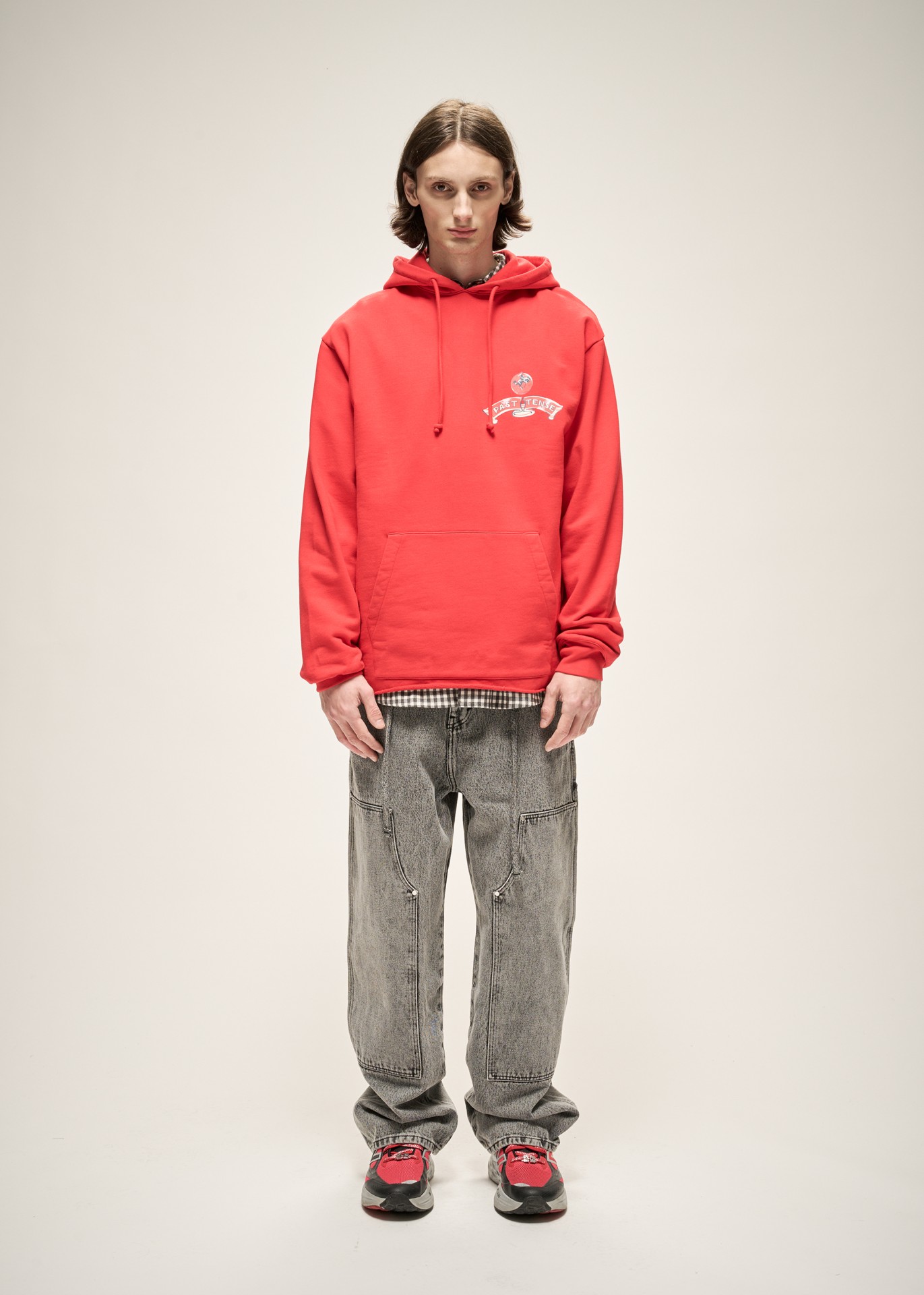 BREWING HOODIE IN RED