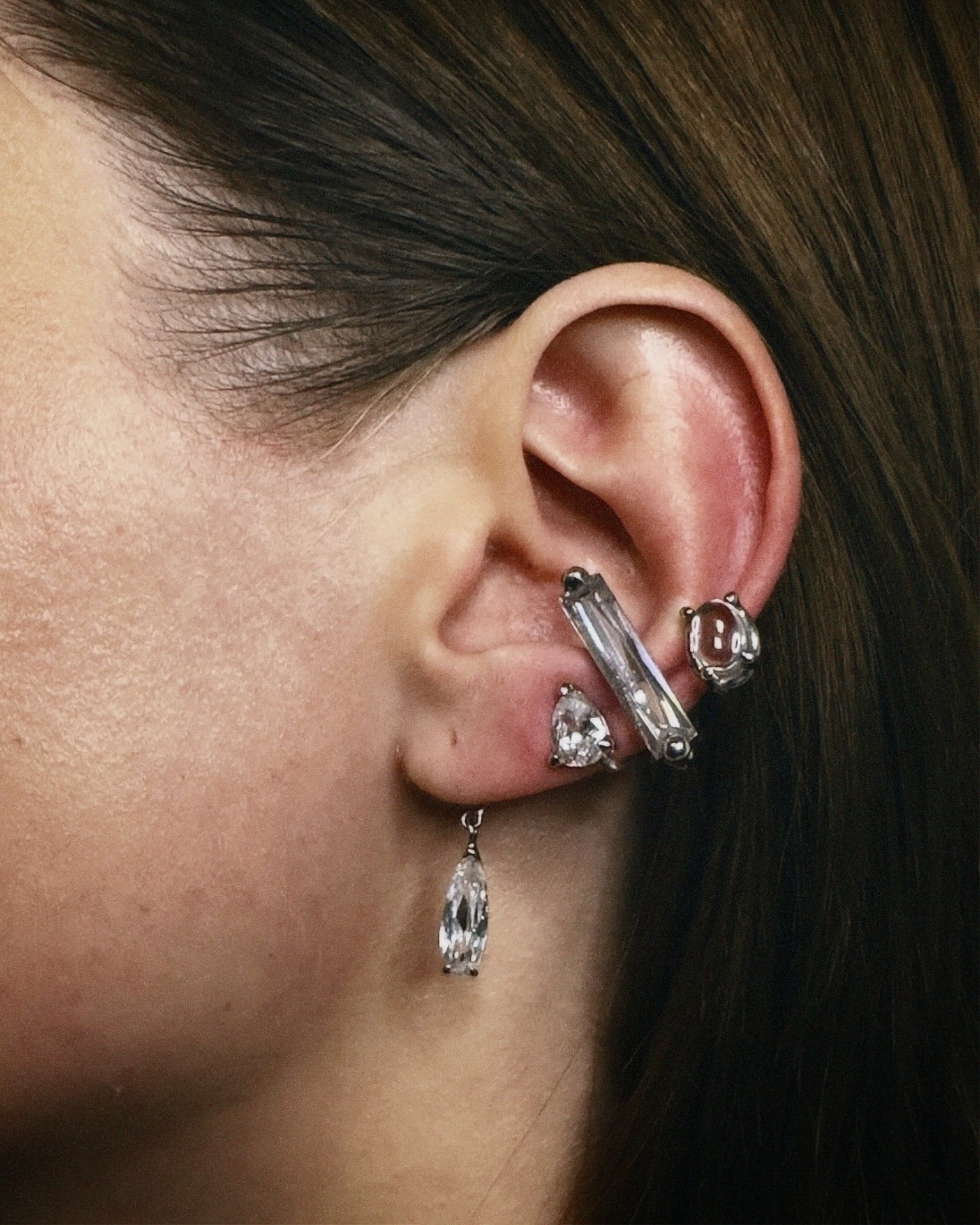 CLEAR MIXED HYBRID MINI DROP EAR CUFF IN SILVER