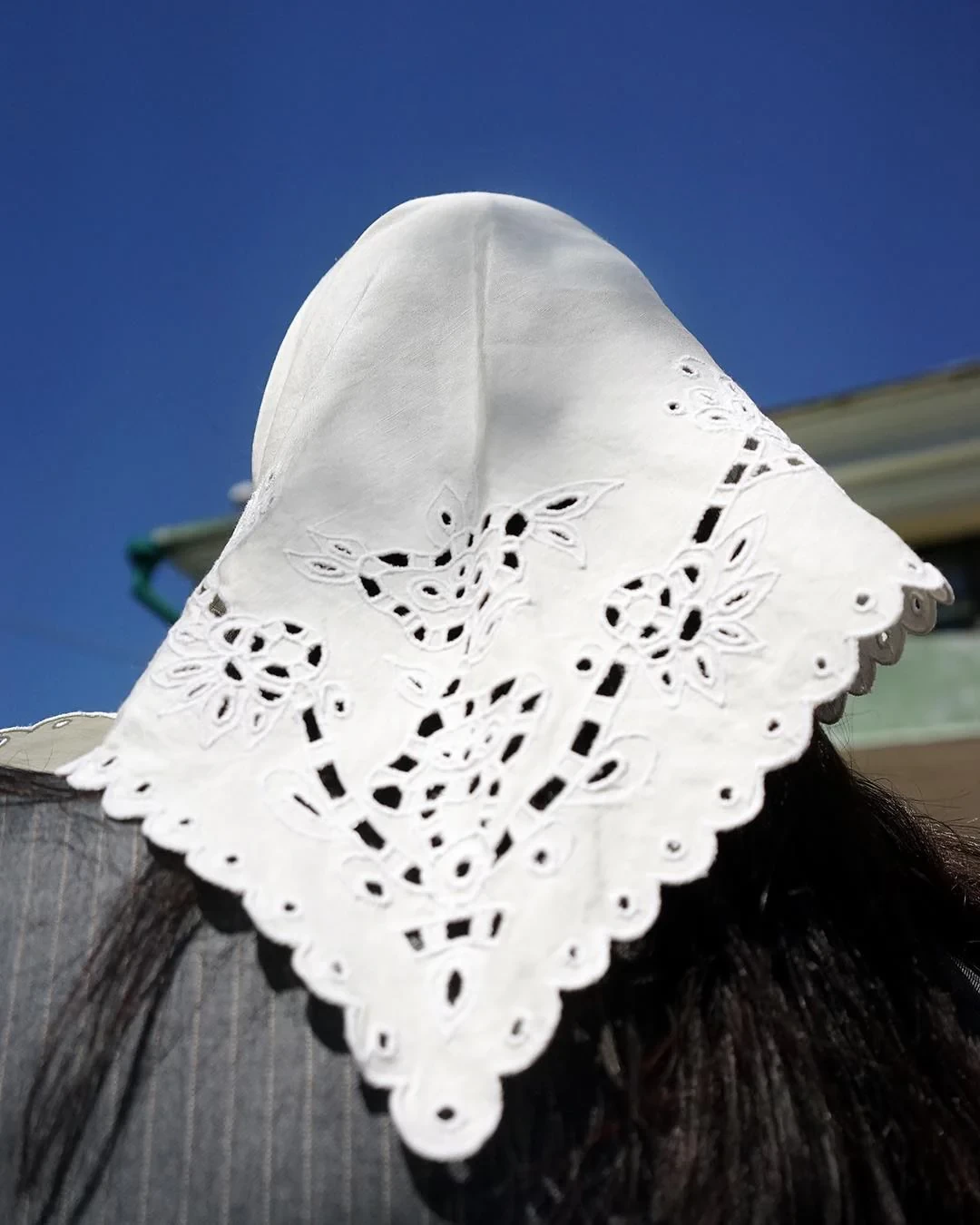 EMBROIDERED HEADSCARF WHITE