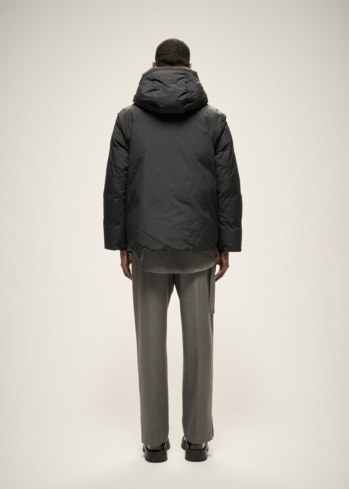 HYBRID PUFFER JACKET IN BLACK