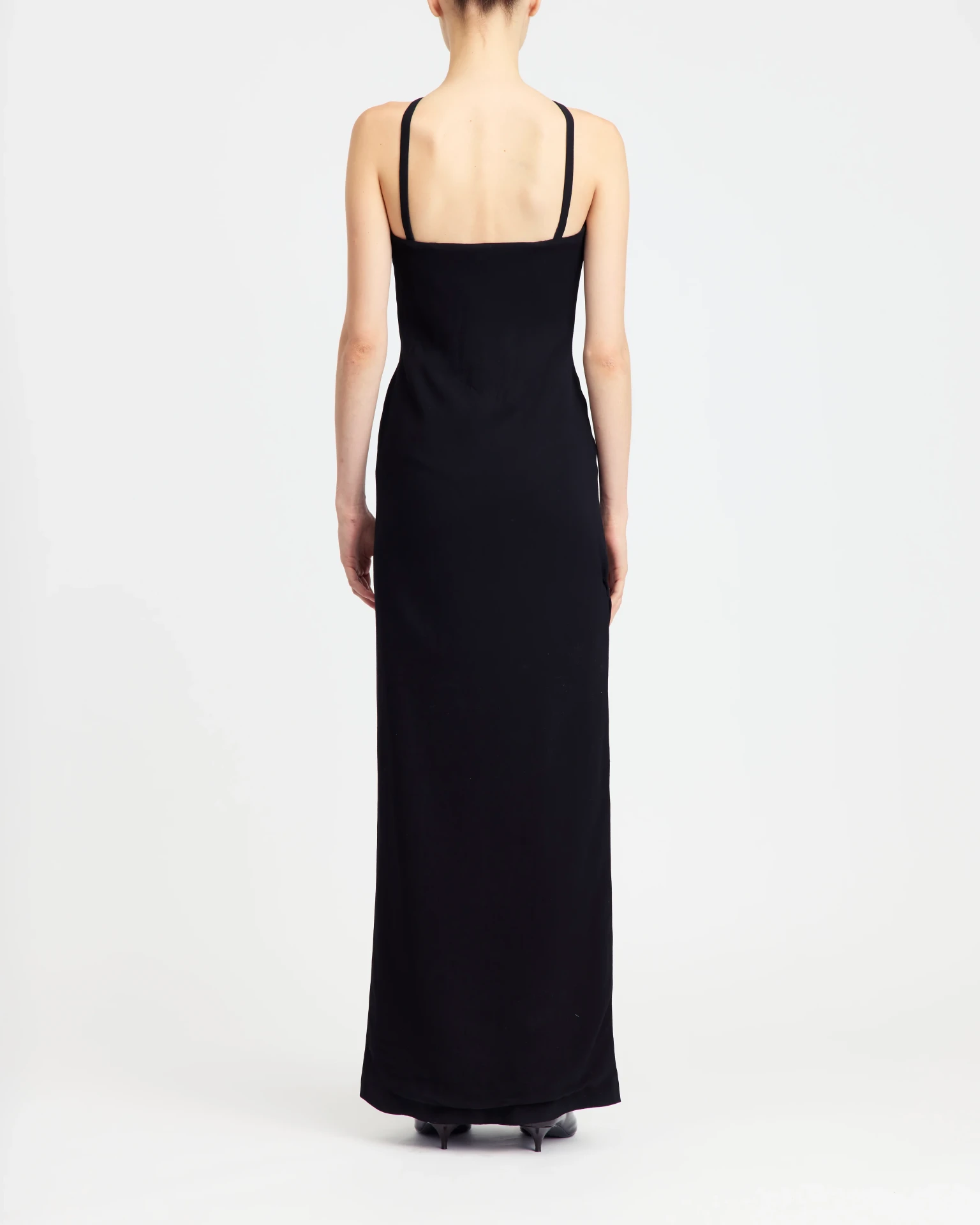 ILIAN GOWN IN BLACK