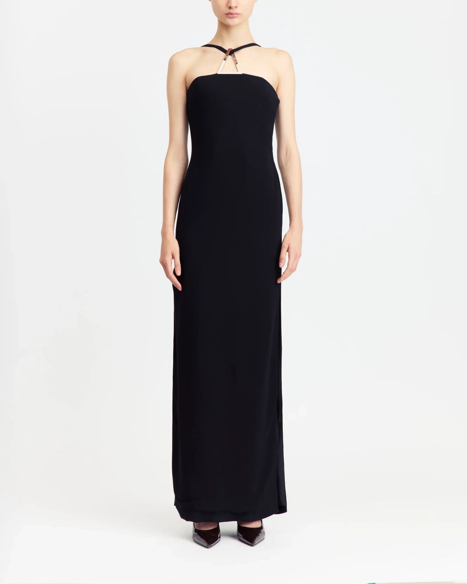 ILIAN GOWN IN BLACK
