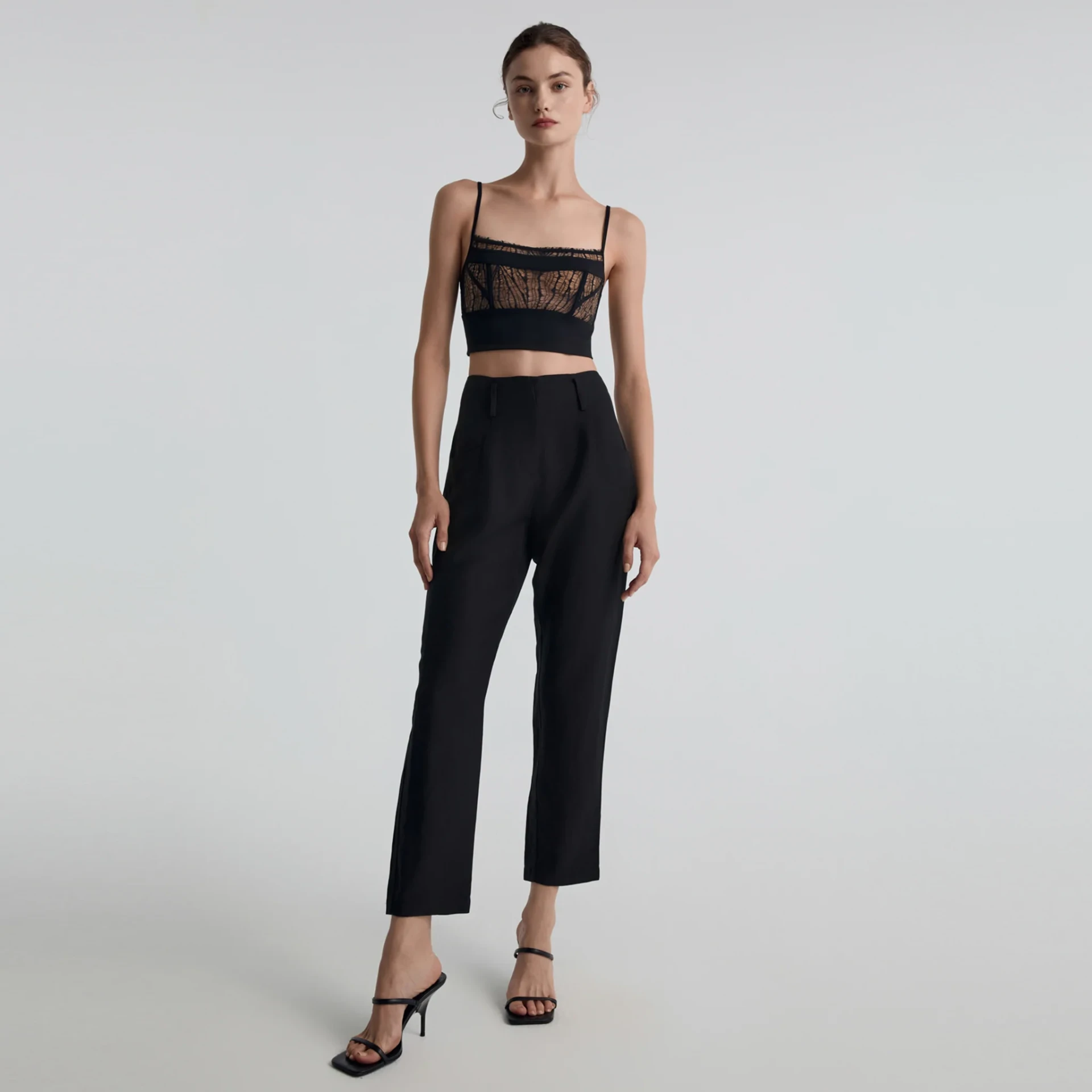 LACE-MESH WIRELESS PADDED CORSET IN BLACK