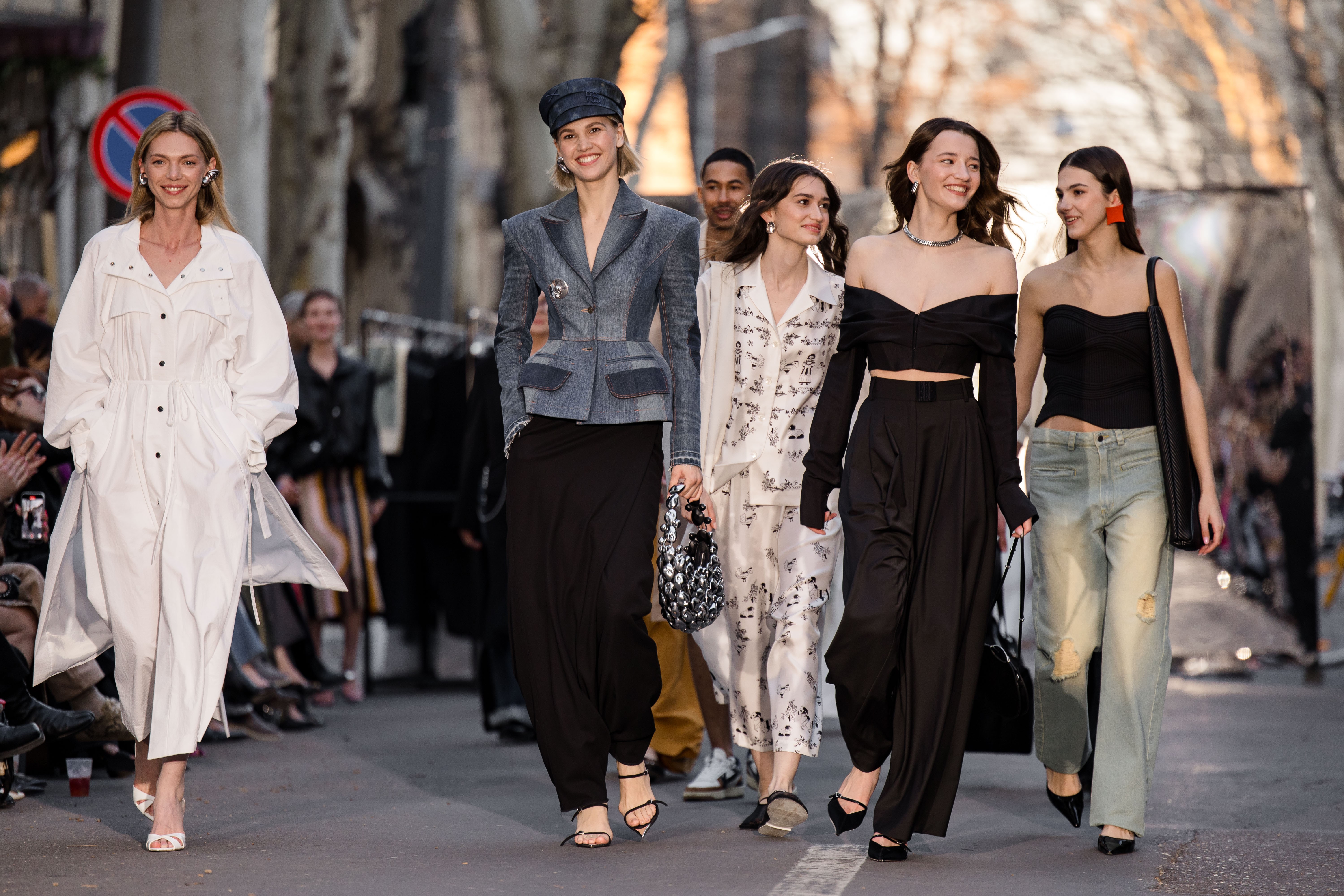 MOLDOVAN BRANDS RUNWAY — DOFAMIN SS25