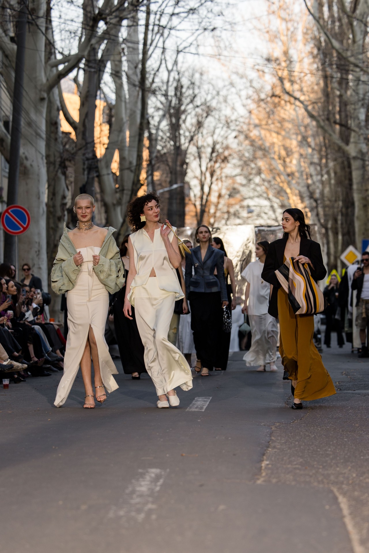 MOLDOVAN BRANDS RUNWAY — DOFAMIN SS25