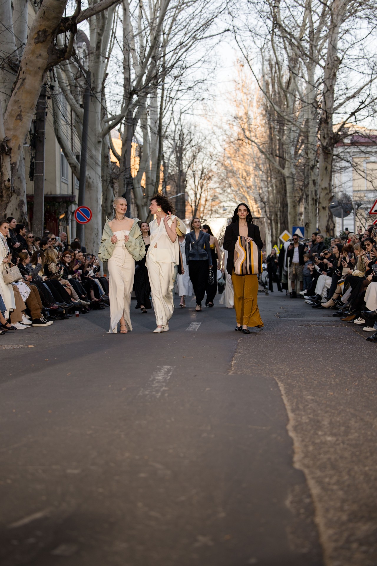MOLDOVAN BRANDS RUNWAY — DOFAMIN SS25