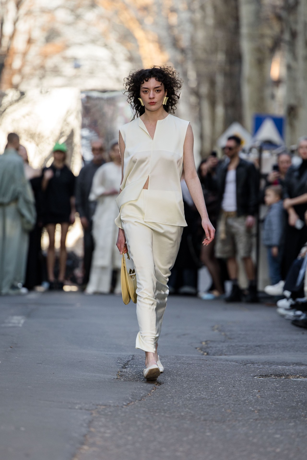 MOLDOVAN BRANDS RUNWAY — DOFAMIN SS25