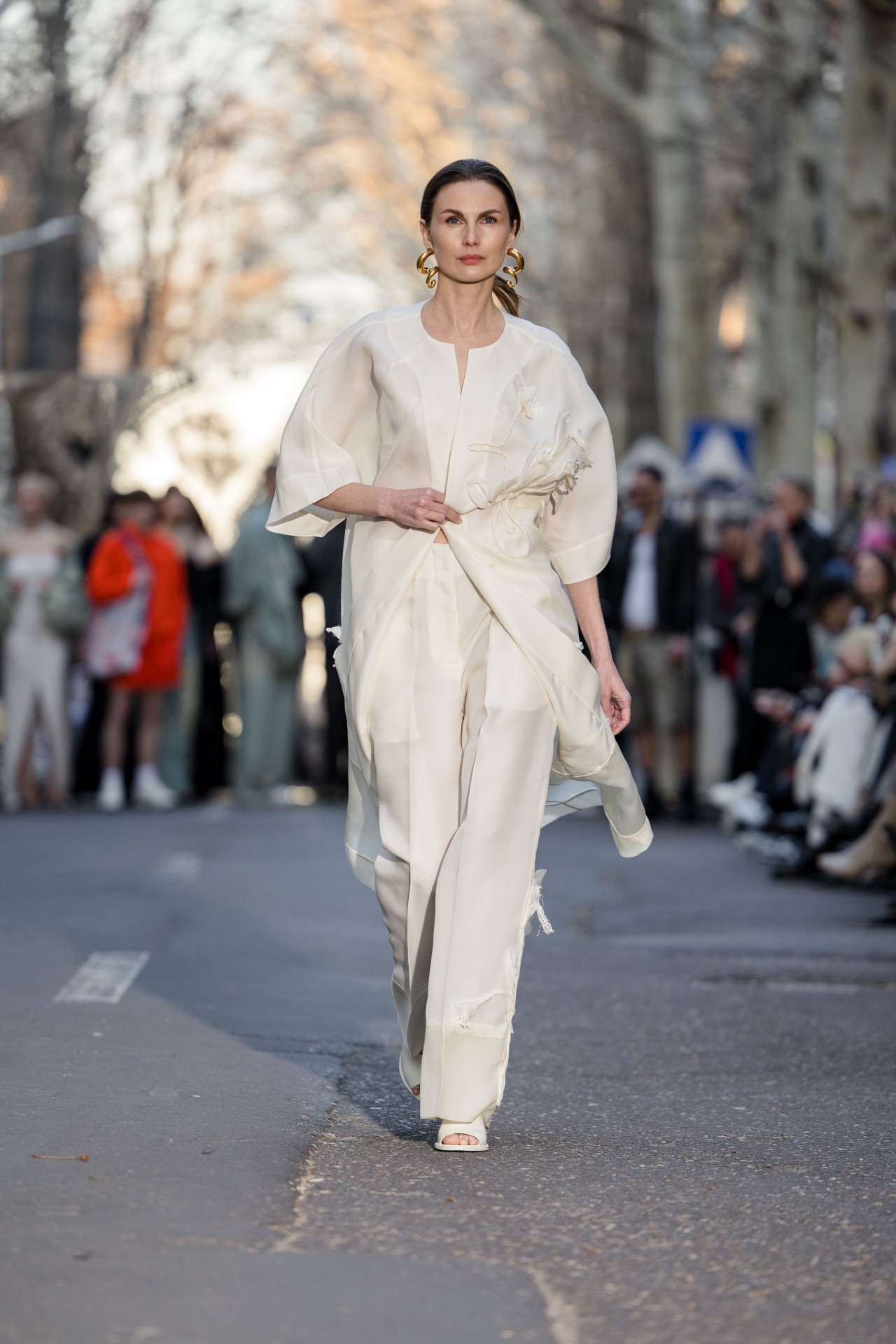 MOLDOVAN BRANDS RUNWAY — DOFAMIN SS25