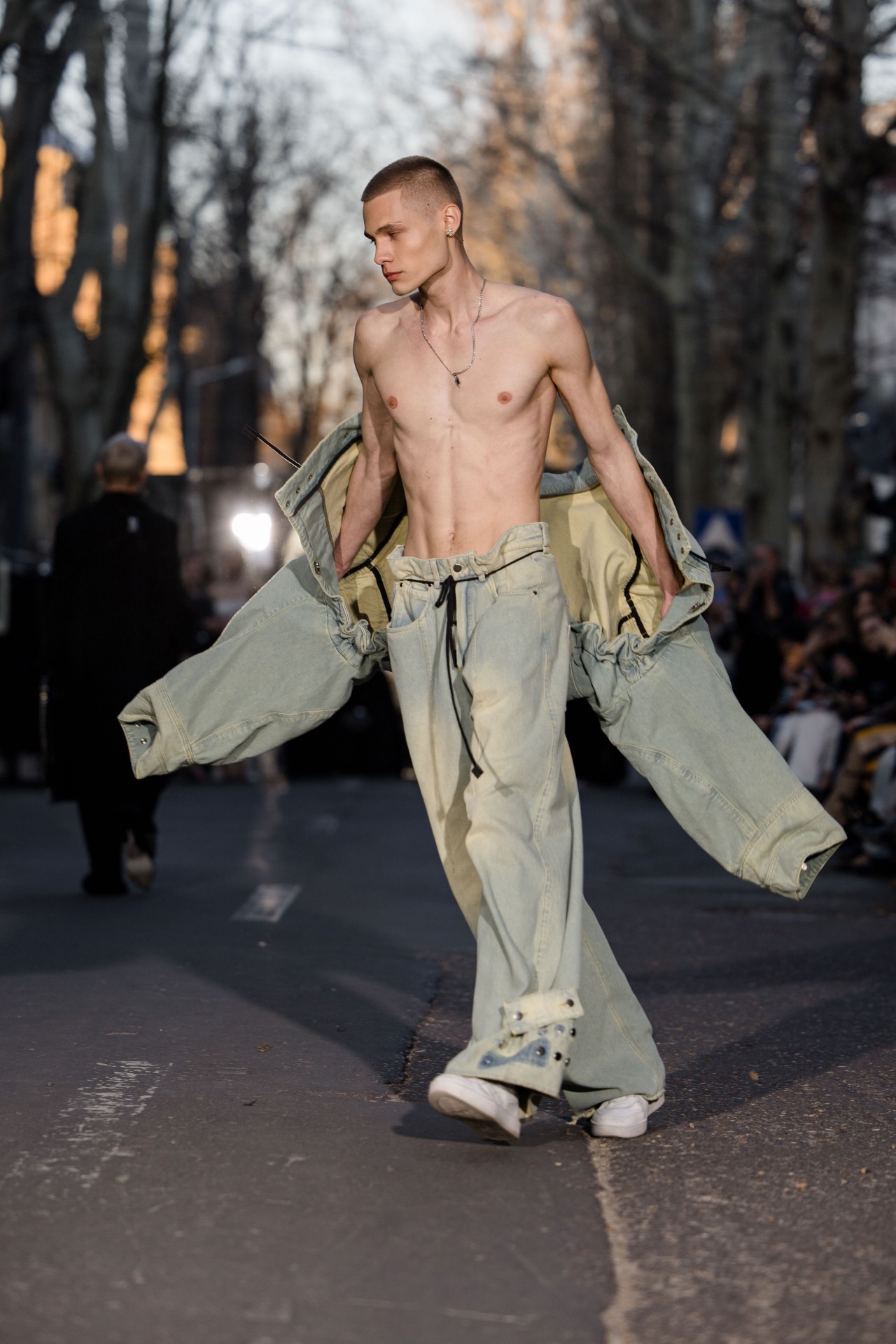 MOLDOVAN BRANDS RUNWAY — DOFAMIN SS25