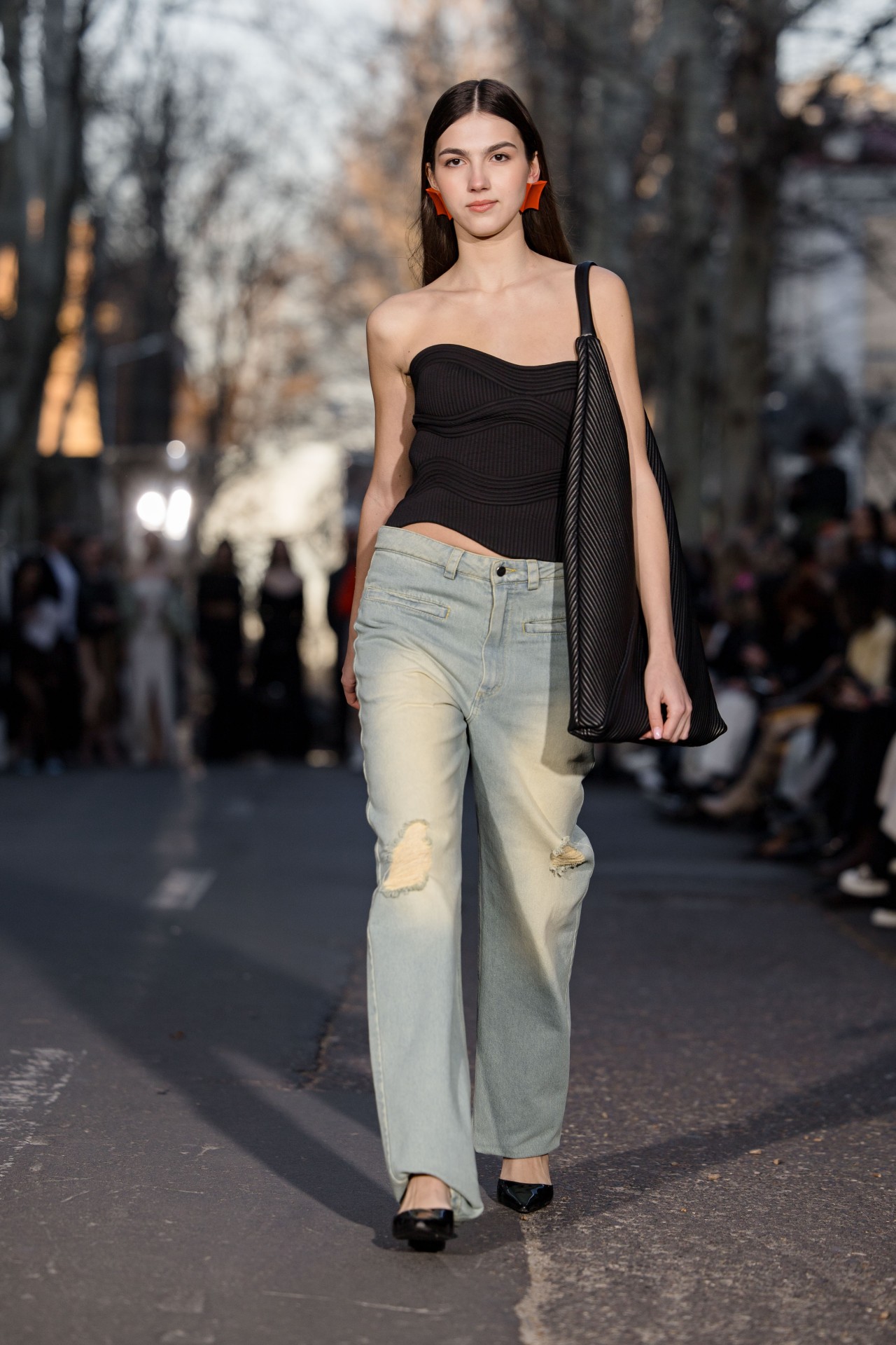 MOLDOVAN BRANDS RUNWAY — DOFAMIN SS25