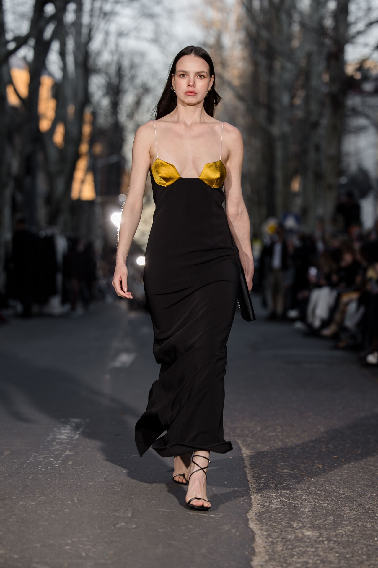 MOLDOVAN BRANDS RUNWAY — DOFAMIN SS25