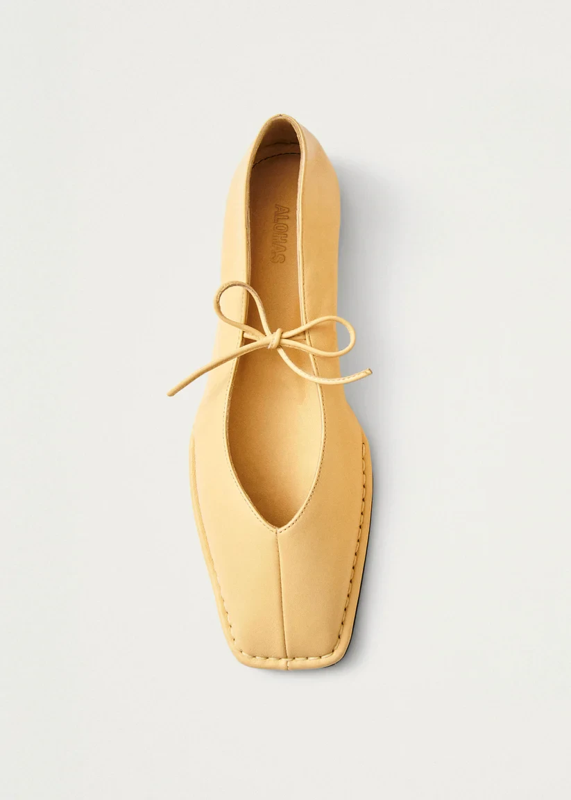 SWAY LEATHER BALLET FLATS IN VANILLA