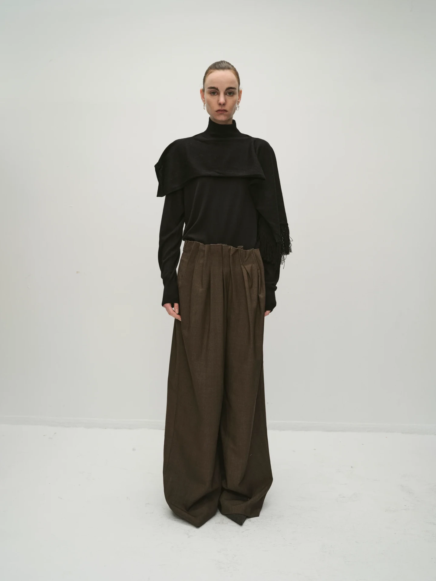 TATANIA GATHERED TROUSERS IN BROWN