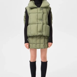 COZY CLOUD VEST OLIVE GREEN
