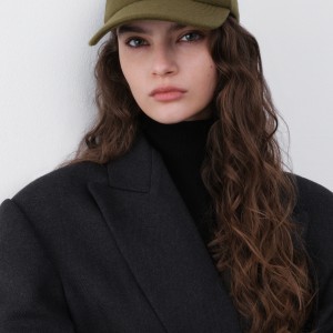 BASEBALL CAP IN GREEN