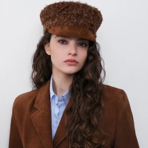 BAKER BOY CAP IN BROWN