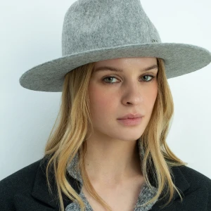 RUSLAN BAGINSKIY LOGO-EMBELLISHED FEDORA HAT IN GREY