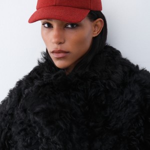 BASEBALL CAP IN BURGUNDY 