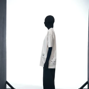 T-SHIRT “LAUGHING INSIDE”