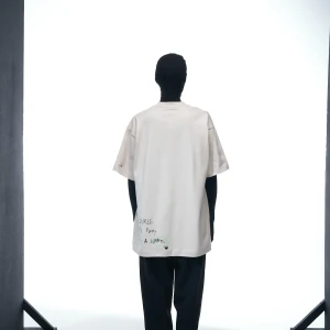 T-SHIRT “LAUGHING INSIDE”