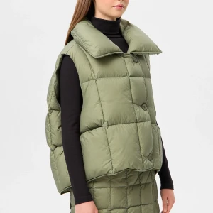 COZY CLOUD VEST OLIVE GREEN