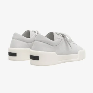 AEROBIC LOW IN LIGHT GREY