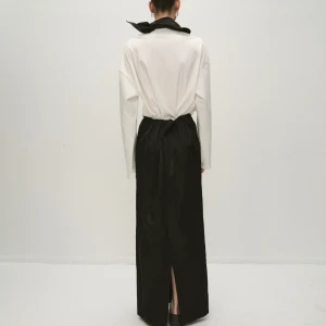 COSMO EMBELLISHED SKIRT IN BLACK